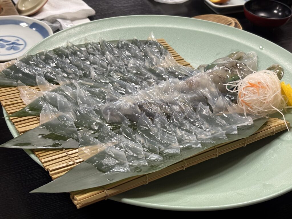 「呼子のイカ」の活け造り写真